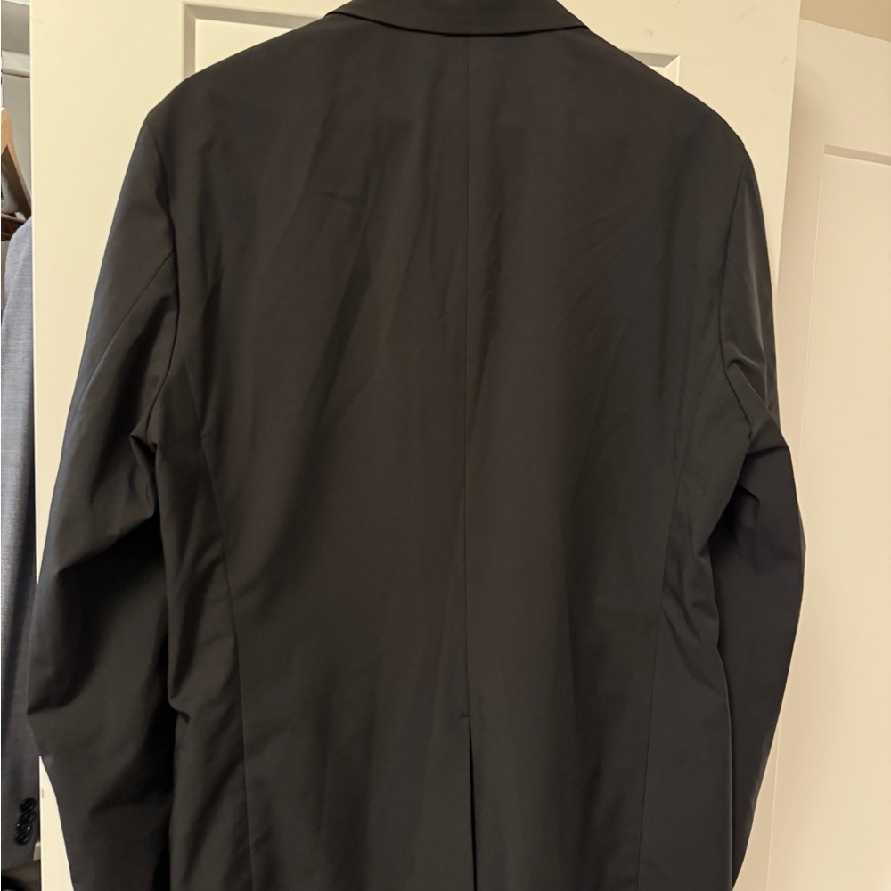 Classic Black Theory Men's Blazer Tech Size 42R - Picture 3 of 3